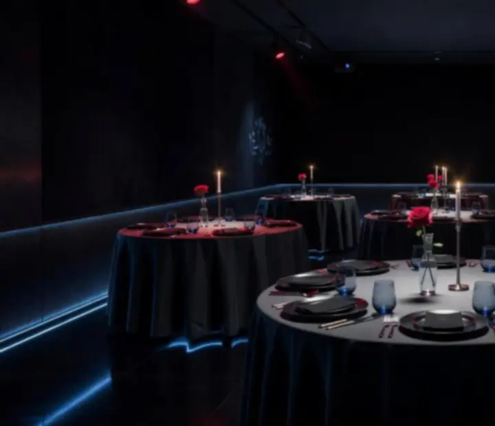 Décor lumineux et mise en scène autour d'une table de roulette pour un événement Provelisse